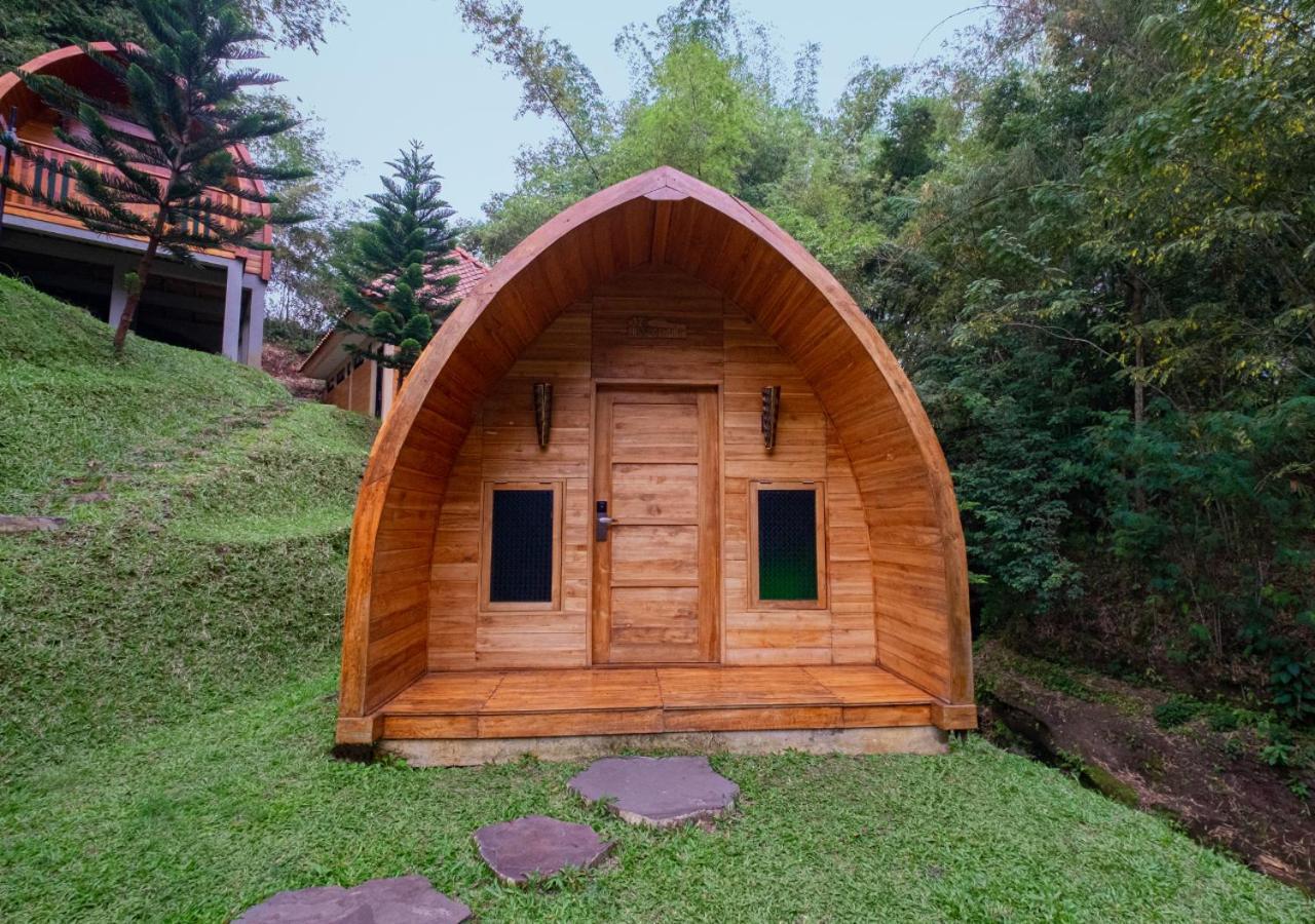 Shanaya Resort Malang Exterior photo