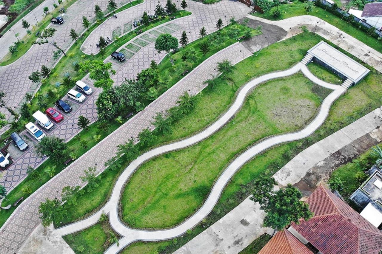 Shanaya Resort Malang Exterior photo
